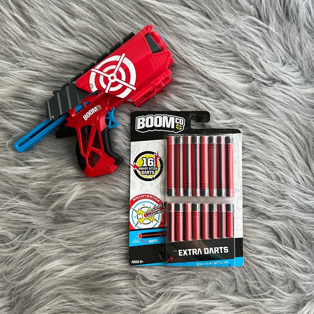 BOOM Co. Dart gun with 16 darts.